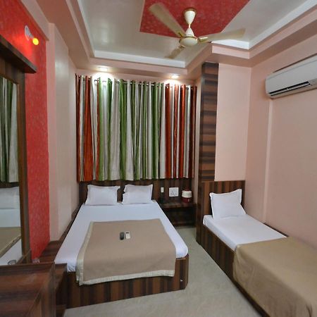 Hotel Sai Hari Prasad Ширді Екстер'єр фото