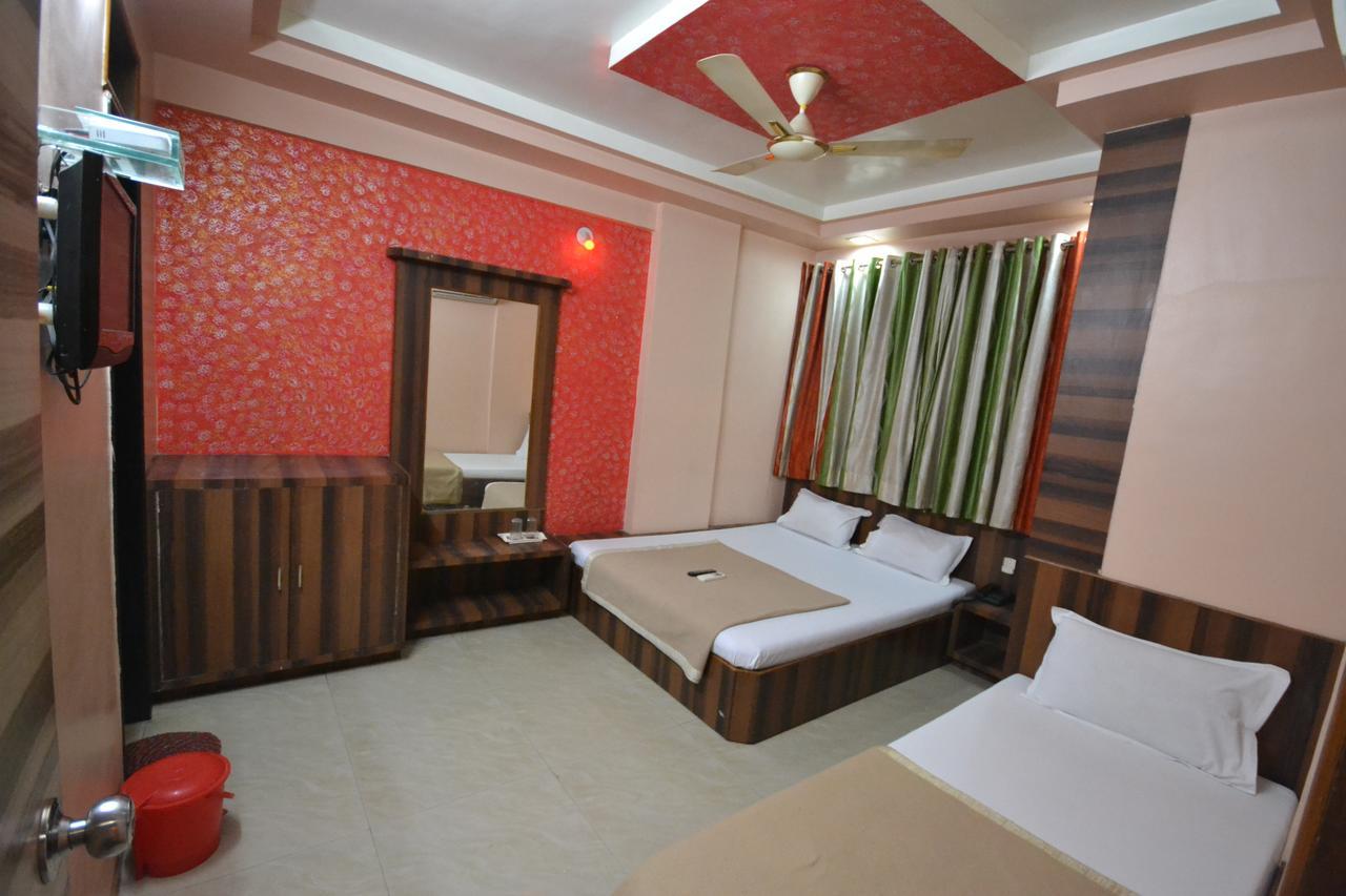 Hotel Sai Hari Prasad Ширді Екстер'єр фото